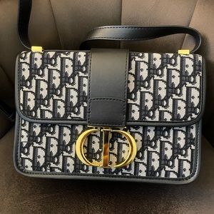 Black dior bag- adjustable strap